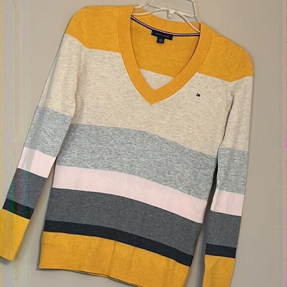 Tommy Hilfiger Stripe V-neck Lightweight Sweater - Size XXS - Picture 2 of 9